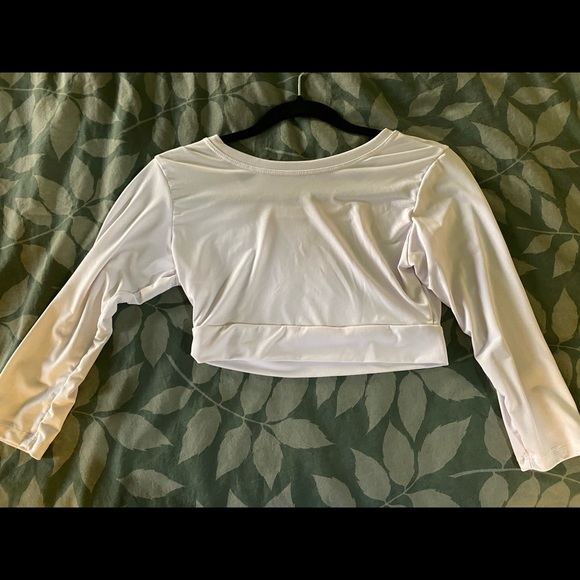 New Medium White 3/4 sleeve Half Tee - Picture 3 of 3